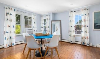 37 Concord Dr, Middletown, RI 02842