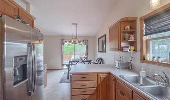 1201 Forrest Glenn Dr, Arkansas City, KS 67005
