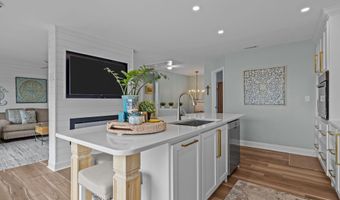 201 W Glenn St, Atlantic Beach, NC 28512