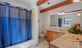 1365 Piiholo Rd, Makawao, HI 96768