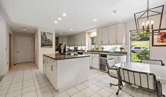 25 Surrey Dr, Cheshire, CT 06410