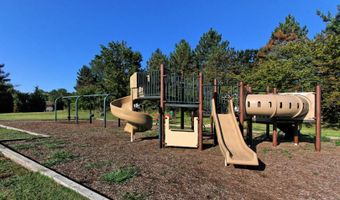 3808 WINTERSET Dr, Annandale, VA 22003