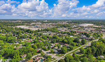 2 Oakmont Ct, Beech Grove, IN 46107