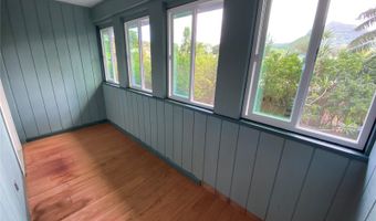 1268 Ulupii St, Kailua, HI 96734