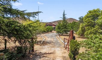 10821 Los Jordans Rd, Agua Dulce, CA 91390