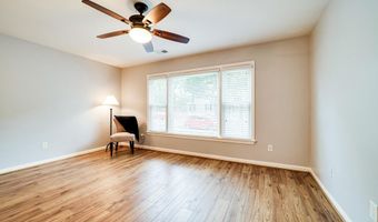 706 W GLEBE Rd, Alexandria, VA 22305
