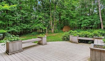 540 Roundtree Dr NE, Ada, MI 49301