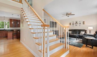 4 Morning Star Ct, Lincoln, RI 02865