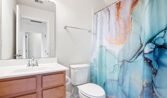 41768 MCMONAGLE Sq, Aldie, VA 20105