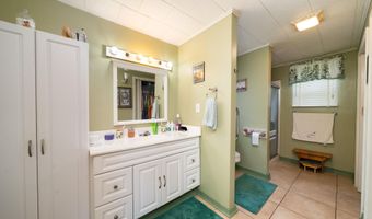 7566 Section Line Rd, Albertville, AL 35950