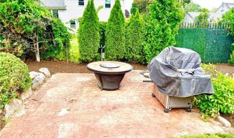 74 Plymouth Rd, East Providence, RI 02914