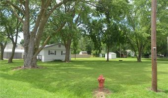 24 W 2nd St, Adrian, MO 64720