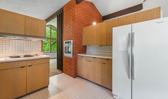 433 Westwood Dr, Ames, IA 50014