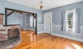 509 School St, North Kingstown, RI 02852