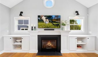 48 TRAVELERS Ct, East Greenwich, RI 02818
