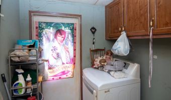 941 E Clayton Rd, Alderson, WV 24910