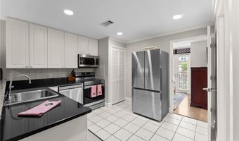 250 W Broad St 205, Athens, GA 30601