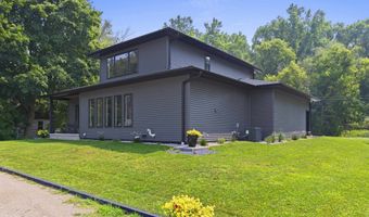 2257 E SHORE Dr, Green Bay, WI 54302