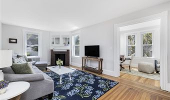 10 Eustis Ave, Newport, RI 02840