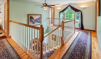 9 Santom St, Auburn, MA 01501