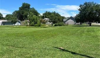 208 Elm Ave, Altamont, KS 67330
