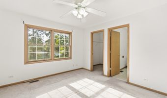 546 N 4th Ave, Addison, IL 60101