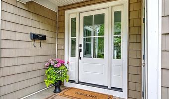 1 Cheshire Dr, Barrington, RI 02806