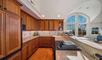 84 Johnsons Point Rd, Branford, CT 06405