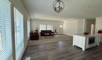 22838 Bear Valley Rd, Apple Valley, CA 92308