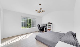 235 Aberdeen Dr, Algonquin, IL 60102