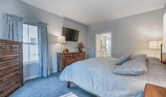 820 Sunrise Cir, Aurora, OH 44202