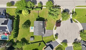 1 Regal Ct, Algonquin, IL 60102