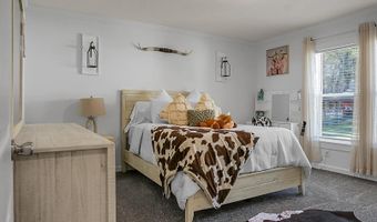 274 Rae Ln, Bonneau, SC 29431