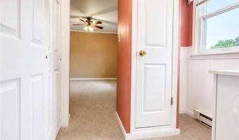 32 W Sylvan Dr, Allen, PA 18067