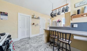 325 W 5th St, Auburn, IN 46706