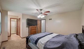 15629 Klamm St, Basehor, KS 66007