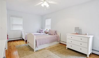 35 Anna Olivo Ct, Narragansett, RI 02882