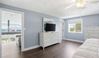 4 Cross Rd, Bourne, MA 02532