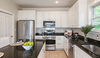 621 HARBOR Dr, Annapolis, MD 21403