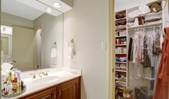 8422 GEORGIAN Way, Annandale, VA 22003