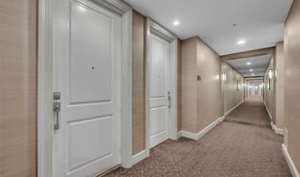 2305 EDGEWATER Dr 1602, Orlando, FL 32804