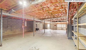 762 George Eggers Rd, Banner Elk, NC 28604