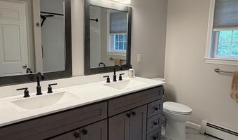 4 Dunnmoore Dr, Bow, NH 03304