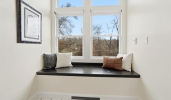 6610 Hudson Pkwy, Amberley, OH 45213