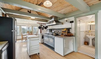 441 Rhoades Hill Rd, Barnard, VT 05031