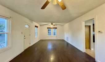 712 S C St, Arkansas City, KS 67005