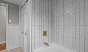 45 Valley View Dr, Cumberland, RI 02864