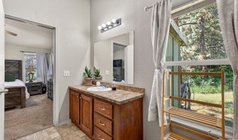107 S Van Wyck Ave, Cascade, ID 83611