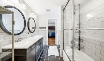 12601 N Osage Rd, Anchorage, KY 40223