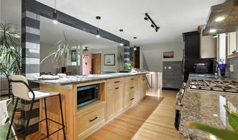 70 Lindley Ave, North Kingstown, RI 02852